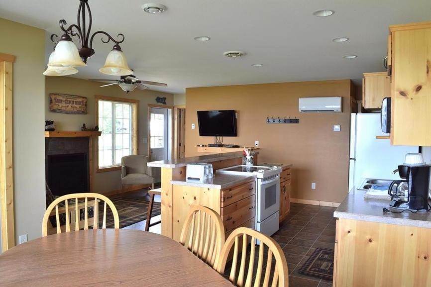 Canary Beach Resort Glenwood Екстериор снимка